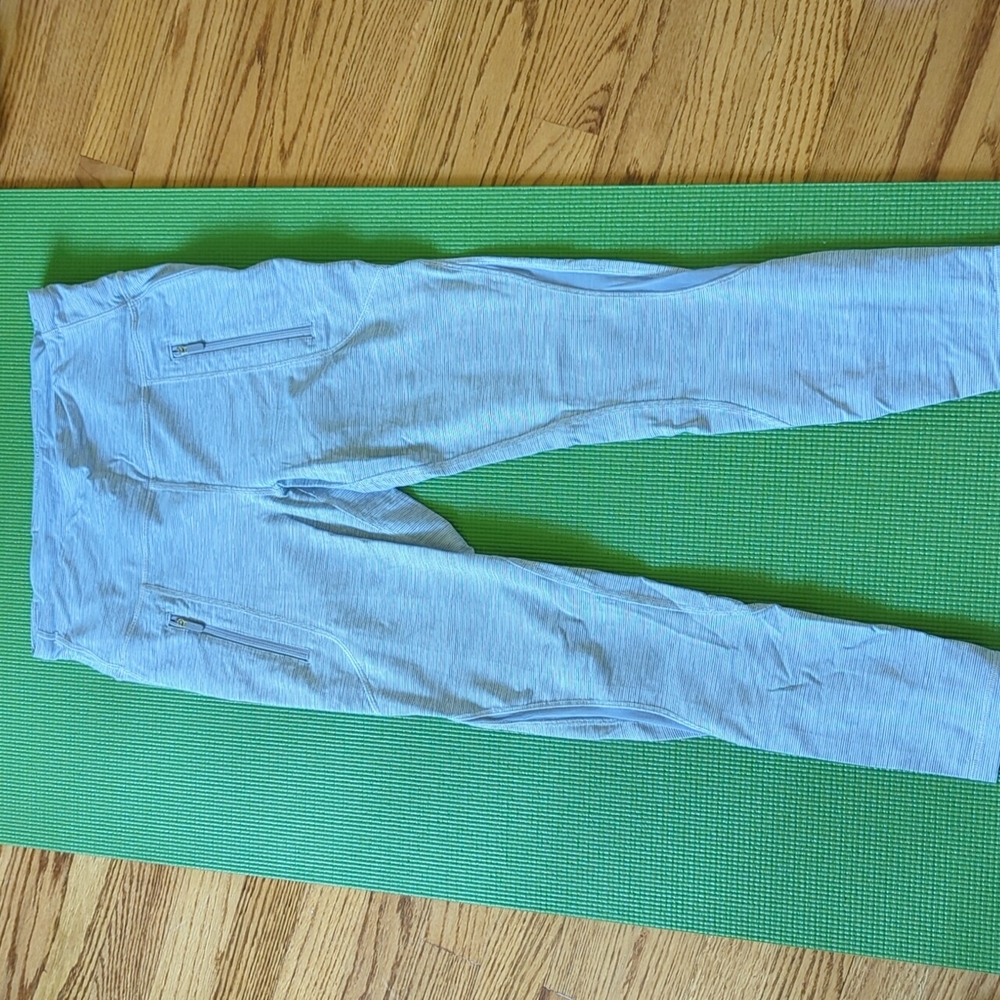Fast and Free with zippered pocket